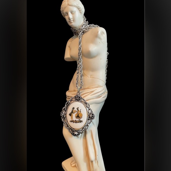 SOLD! - Picture 4 of 9